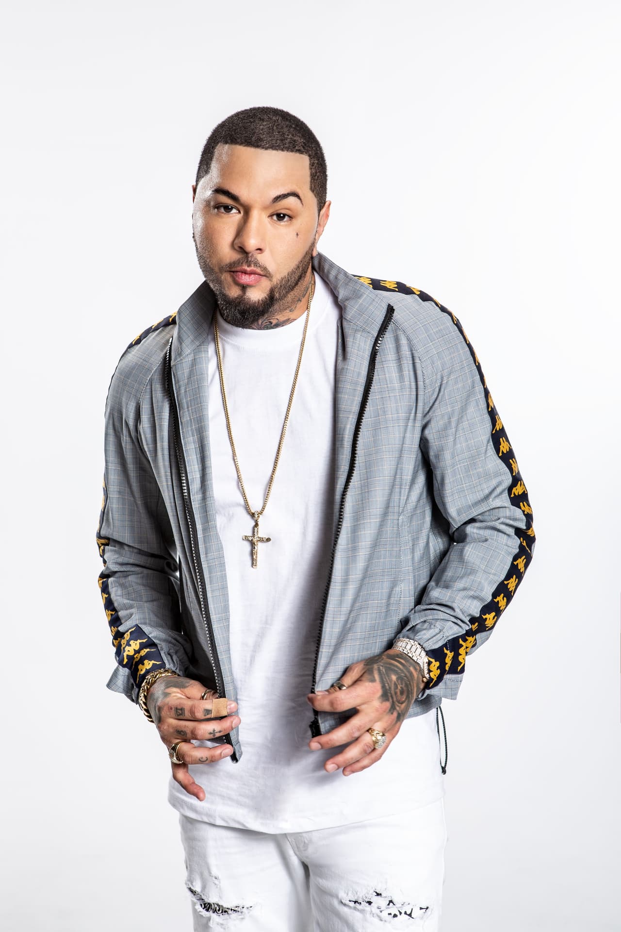 Los máximos exponentes cubanos de música urbana estarán en Premios Juventud, encabezados por Chacal.