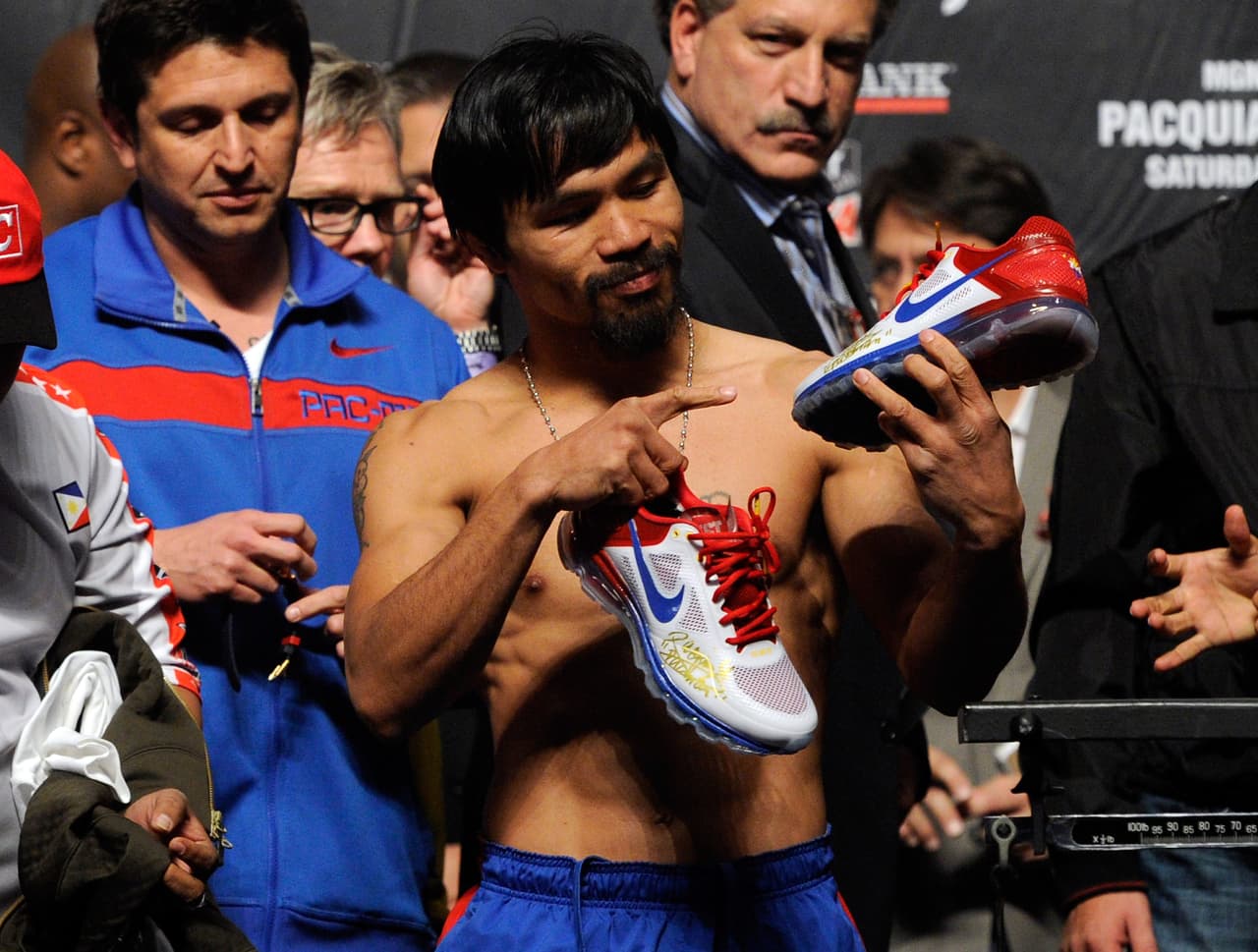 "Los homosexuales son peor que los animales", dijo en algún momento el boxeador Manny Pacquiao. A raíz de esa desafortunada declaración la marca deportiva Nike decidió cerrar su contrato de patrocinio con él.