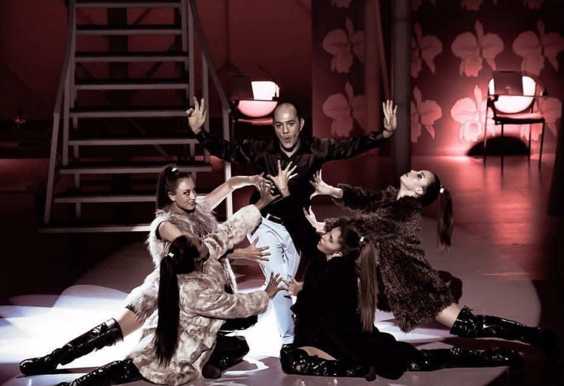 <b><a href="http://www.univision.com/programas/novelas/el-elenco-de-yo-soy-betty-la-fea-regresa-con-el-mismo-elenco-al-teatro-en-colombia">'Betty la fea en teatro'</a></b> no es una secuela de la telenovela, es una nueva historia aunque muy parecida.