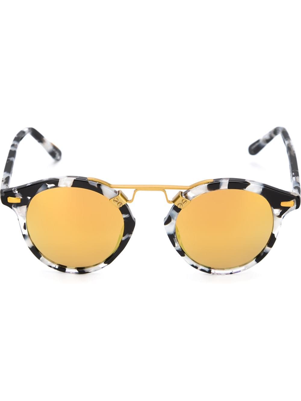 Busca lentes de colores con marco grueso y de textura como estos de Krewe.