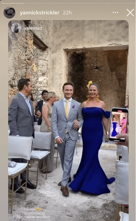 En todo momento, Yannick lució una gran sonrisa, tal como se puede observar cuando su madre Patty Rangel lo entregó en el altar.