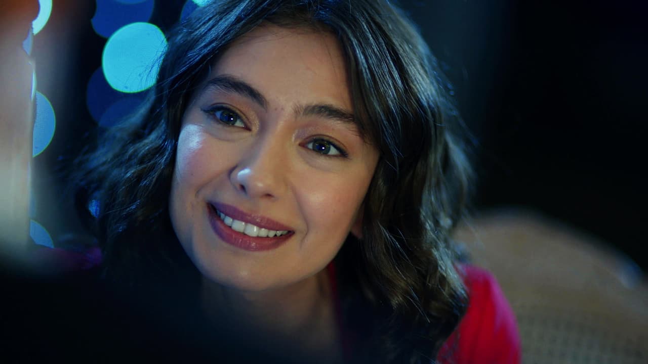 En medio de su amorosa velada, Kemal le pidió a Nihan que la acompañara hasta la orilla de un lago.