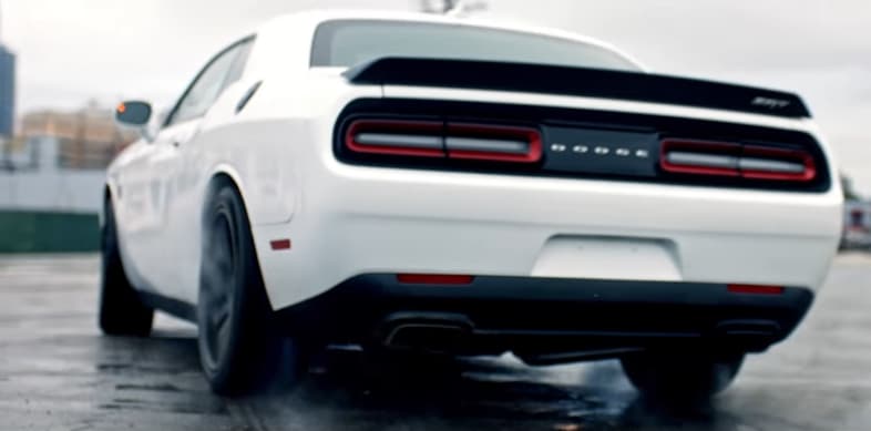 Otra vista, desde atrás, del Dodge Demon SRT que aparece en The Fate of the Furious.