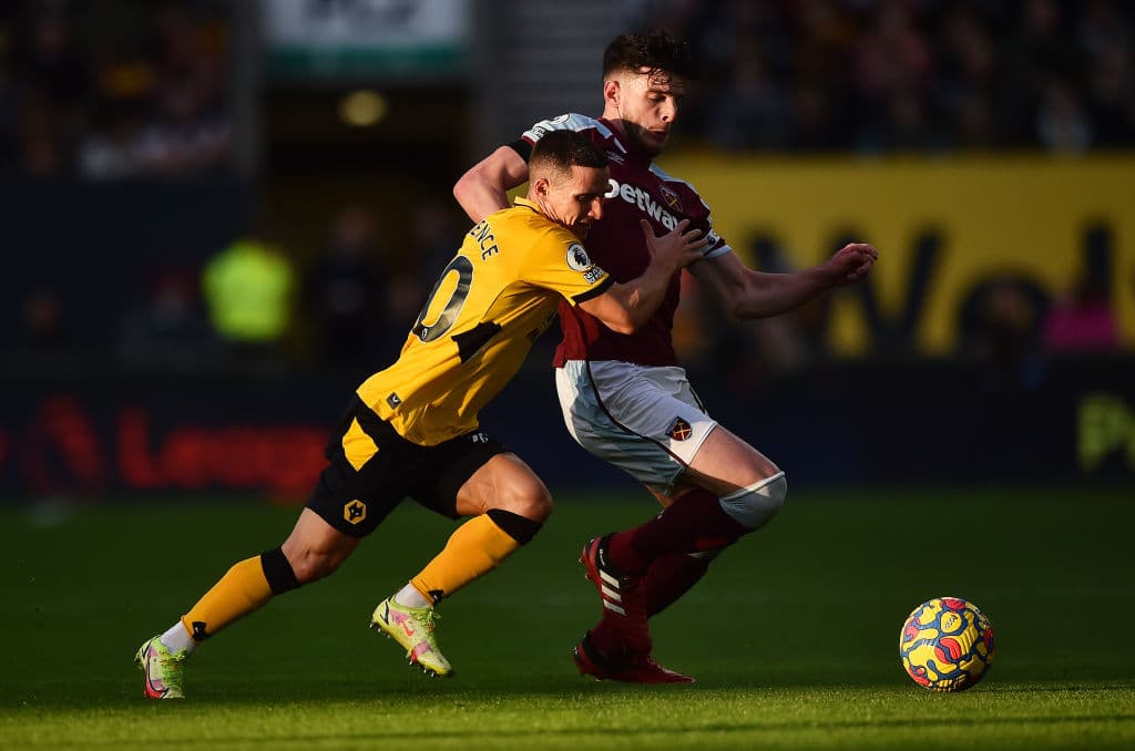 El lobo mexicano volvió a tener gol con los Wolves y los locales vencen 1-0 al West Ham United.