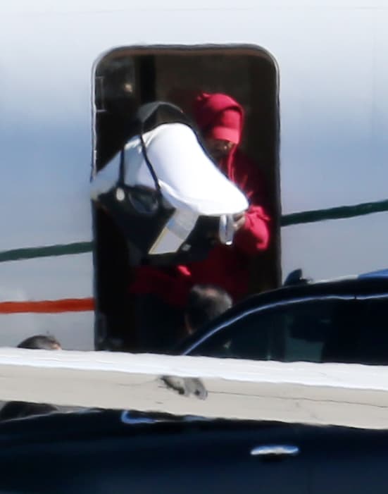 Lo cubrían de pies a cabeza para que las cámaras no lo captaran.