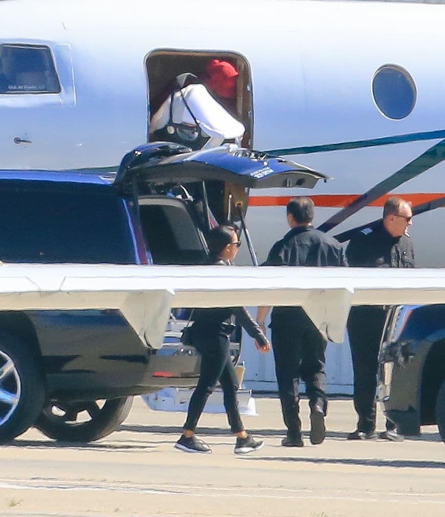 Por último bajaron los hombres de la familia, Kanye y Saint.