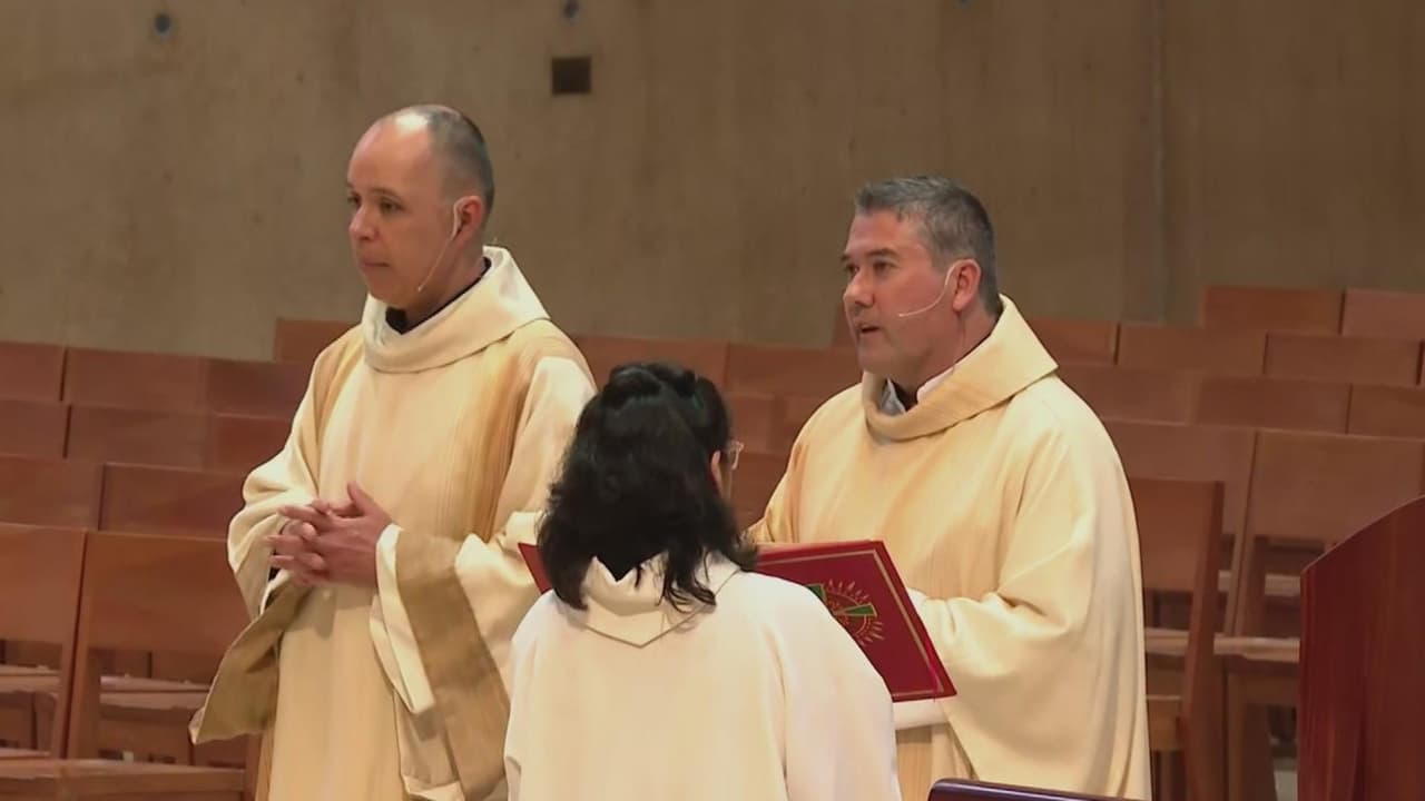 Feligreses en Los Ángeles pueden escribir peticiones que serán llevadas a la Basílica de Guadalupe en México