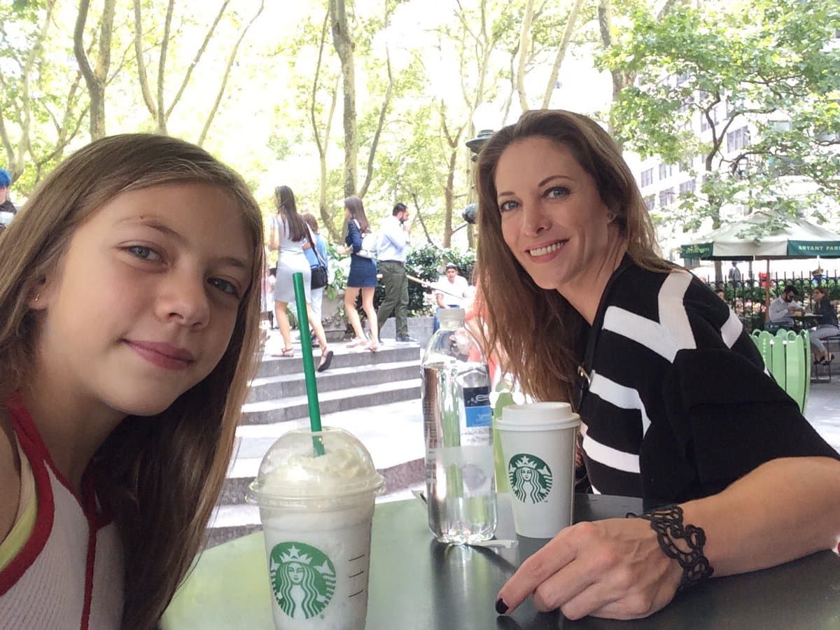 <b>Andrea Noli </b>decidió que su hija no tuviera contacto con
<b><a href="http://www.univision.com/temas/jorge-salinas"> Jorge Salinas</a></b>, pues él no se había hecho responsable de su paternidad. Con Valentina, el actor suma seis hijos. ¿Crees que llegue a tener más bebés con 
<b><a href="http://www.univision.com/temas/elizabeth-alvarez">Elizabeth Álvarez</a></b>?