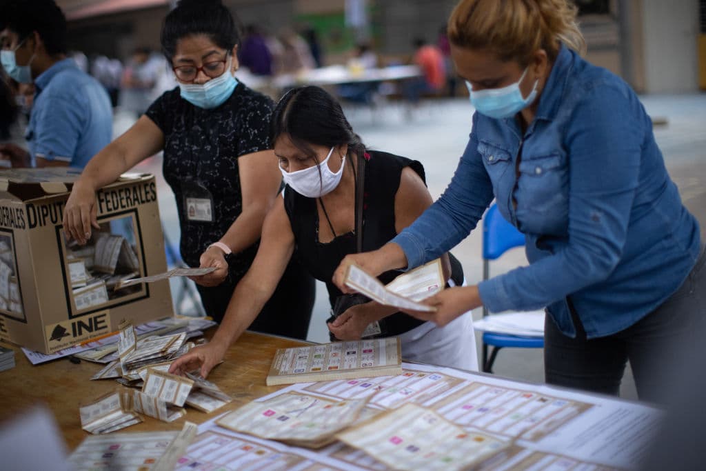 AMLO dice que resultado electoral impulsará su proyecto pese a que perdió fuerza en el Congreso