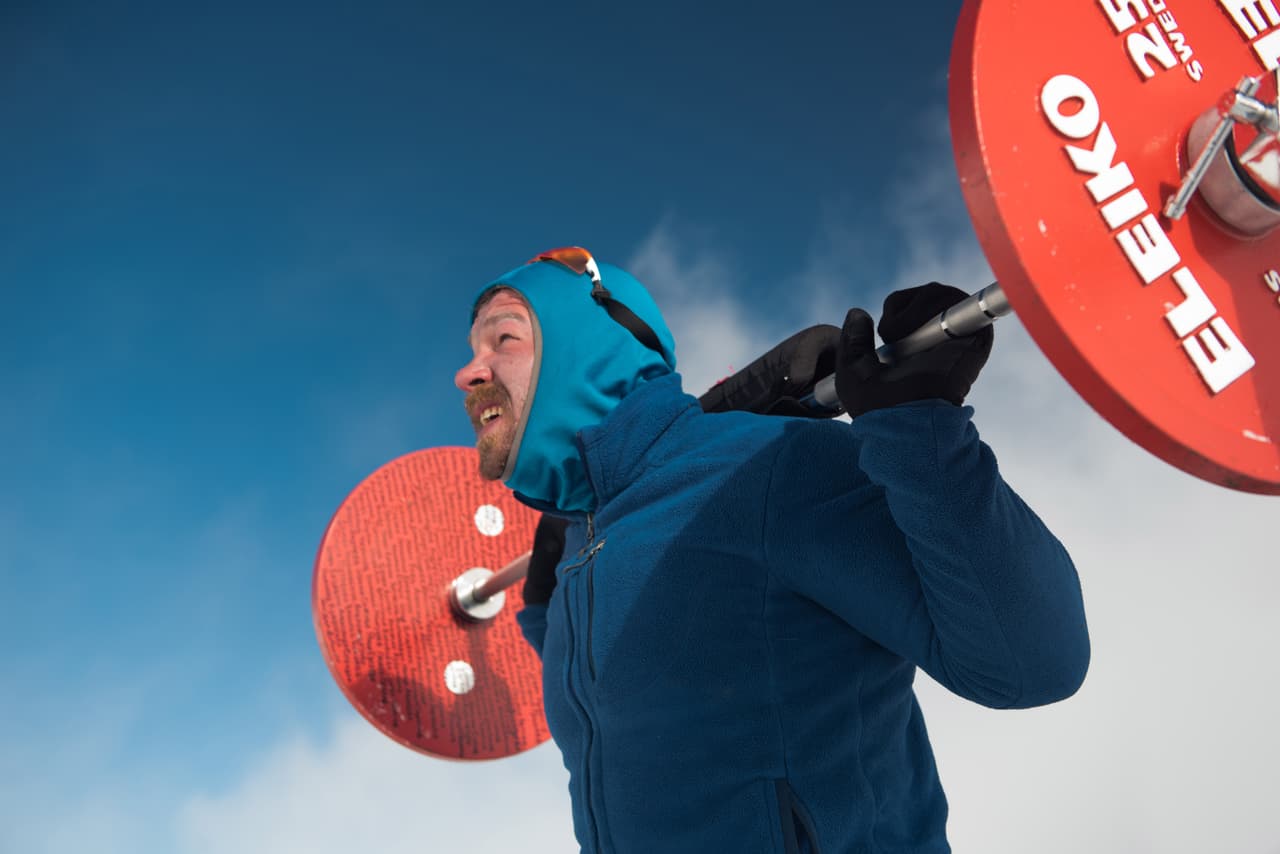 El hombre de 32 años tuvo que enfrentar el ambiente gélido de la montaña.