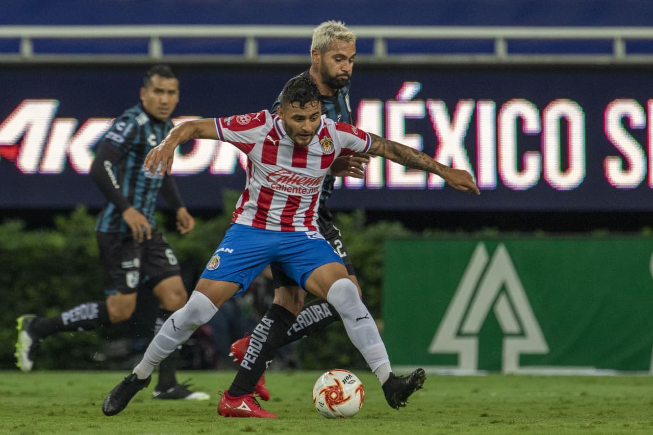 J.J. Macías no consigue anotar un penal al minuto 90+3 y Las Chivas terminan empatando en casa frente al Querétaro.
