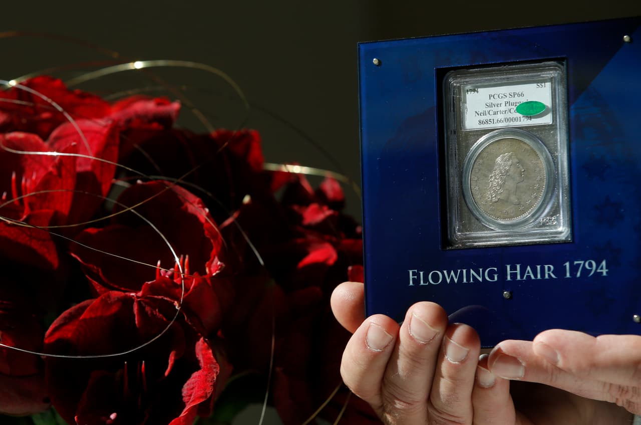 La moneda de plata en la que figura la Mujer de la Libertad por un lado y un águila en el otro, ha sido una de las piezas por las que se ha pagado la mayor suma de dinero.