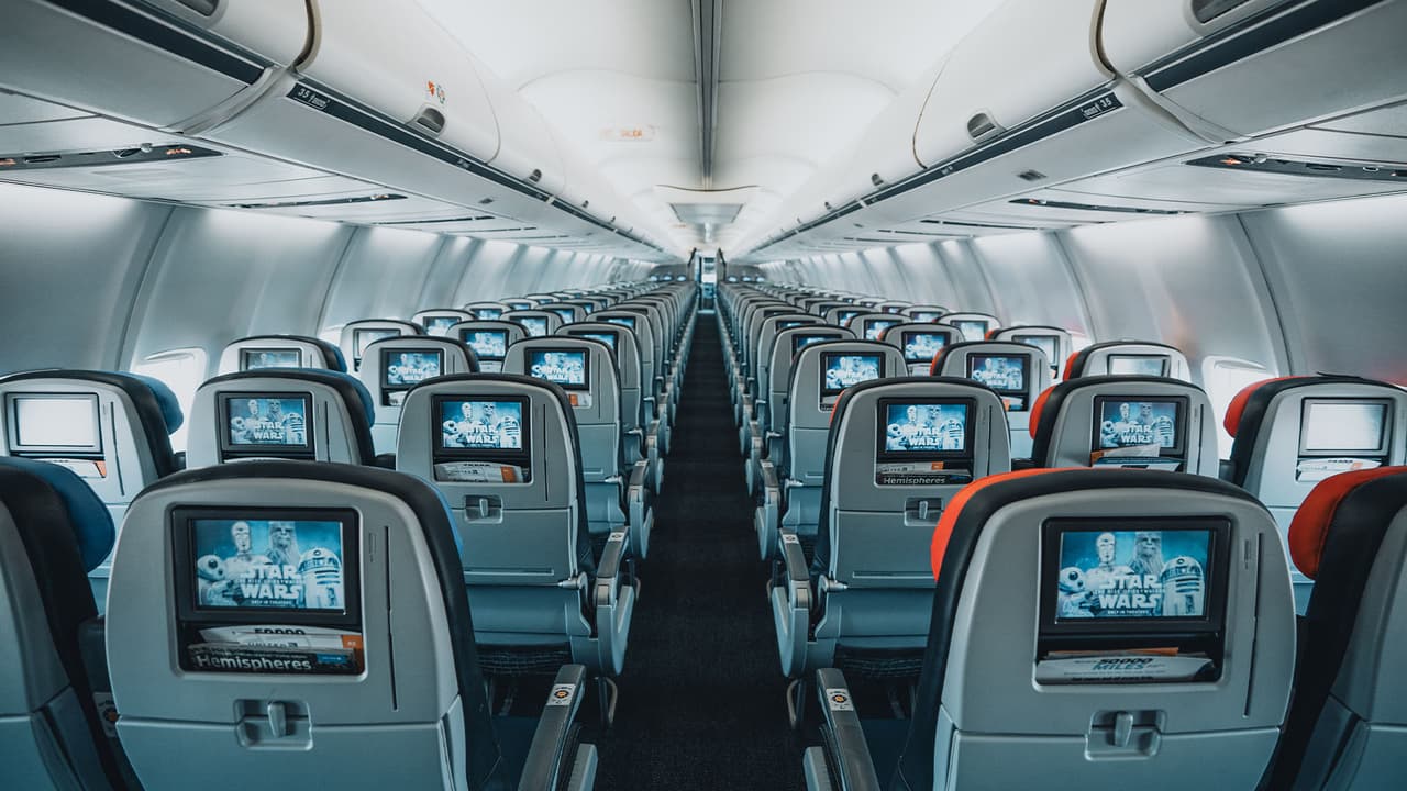 Como parte de esta espectacular experiencia los pasajeros verán a los personajes de la película en el video de seguridad.