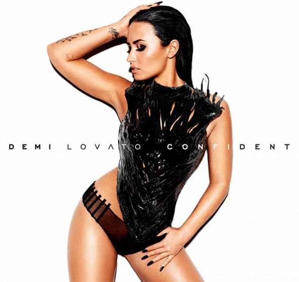 Incluso en las portadas de sus álbumes luce una imagen renovada.