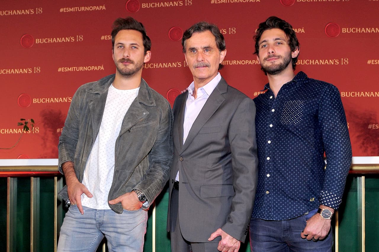 El actor explicó que sus hijos también tienen muy cerca a su madre y que
<b>la sienten aún más cerca en ocasiones especiales</b> como presentaciones de algún proyecto profesional.