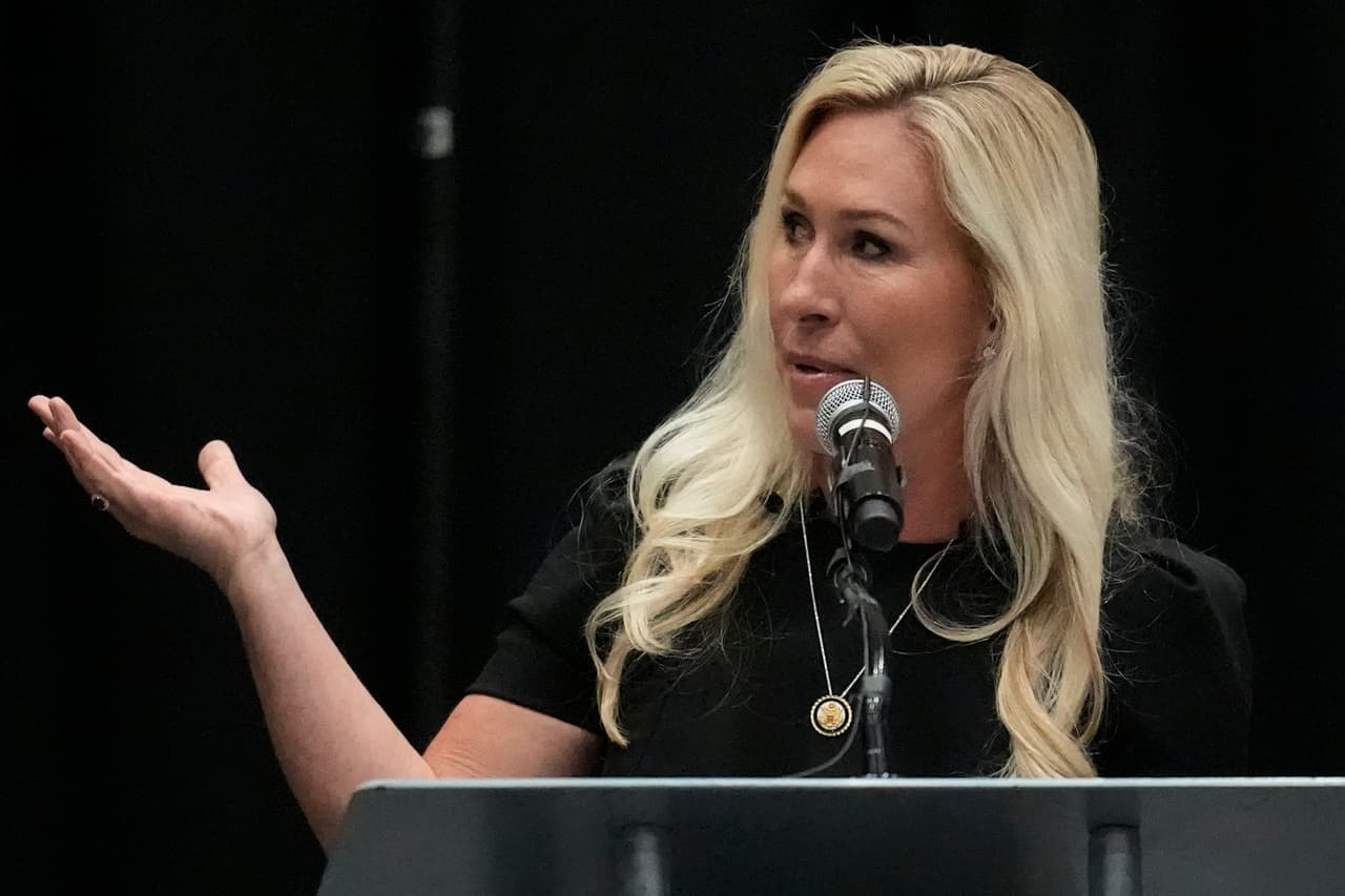 Acworth es una de las ciudades más grandes en el Distrito 14 de Georgia, que la congresista Marjorie Taylor Greene representa. Se caracteriza por ser uno de los 
<b>bastiones republicanos</b> en los suburbios de Atlanta.