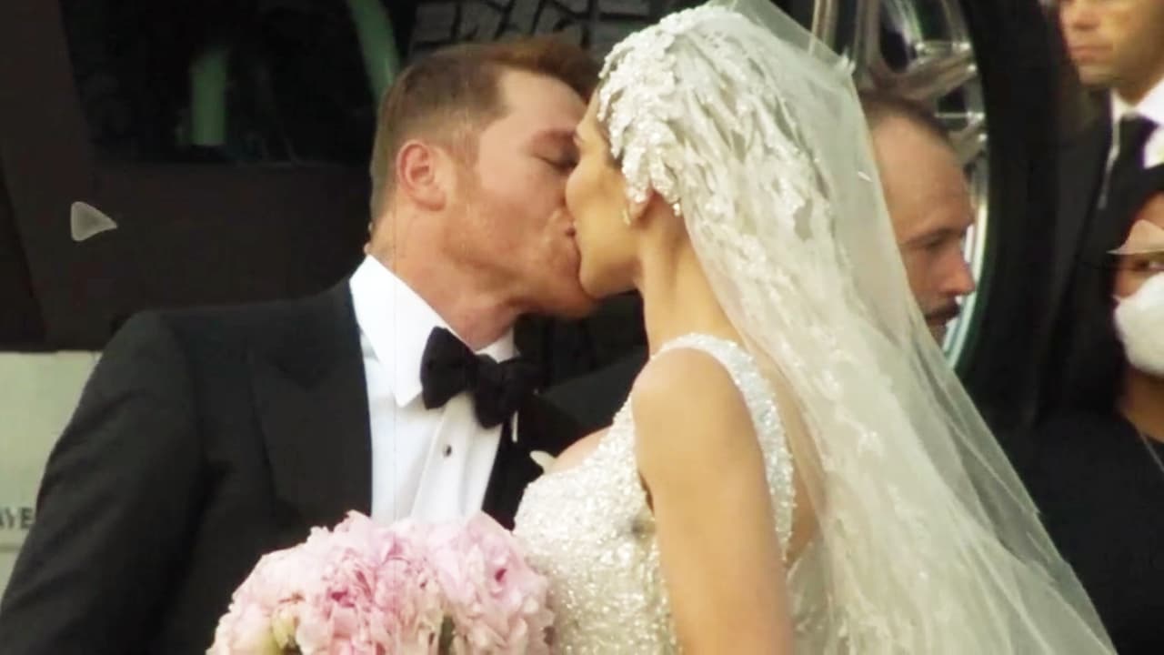 Los vestidos de la novia, el pastel y todos los detalles que querías ver de la boda de 'Canelo' y Fernanda Gómez 