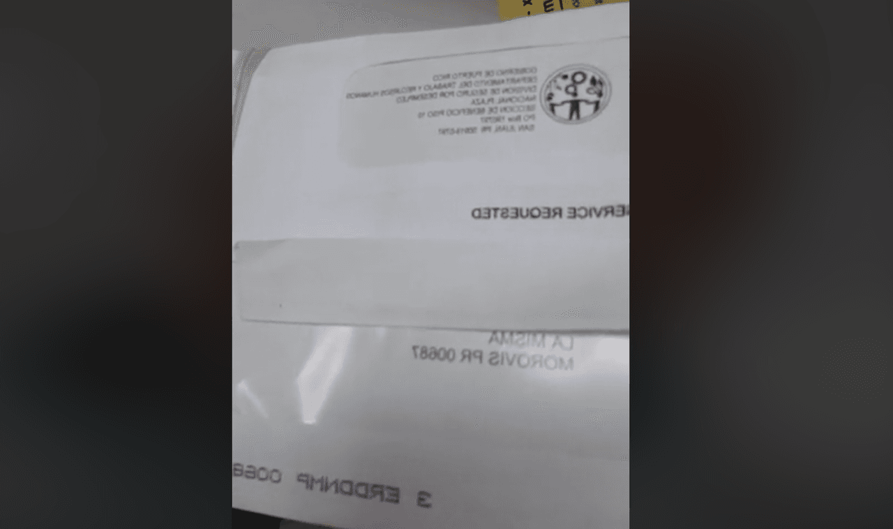 Cartero revela error en el envío de cheques del desempleo