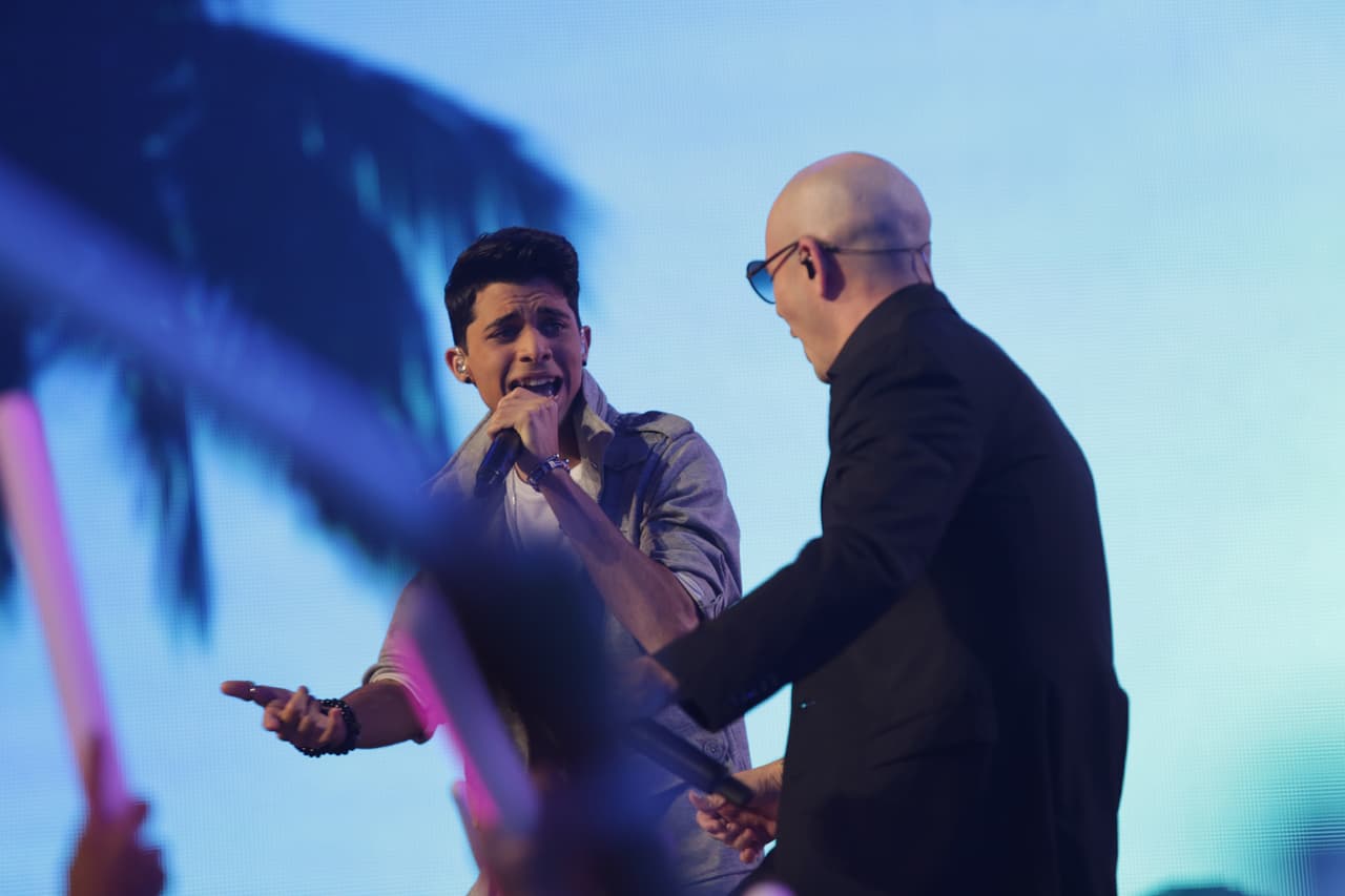 Una noche digna de finales. Pitbull, Fifth Harmony, Wisín, los jueces cantaron y ya tenemos banda. Además, las emociones estuvieron a flor de piel con sorpresas, eliminaciones y estrenos.