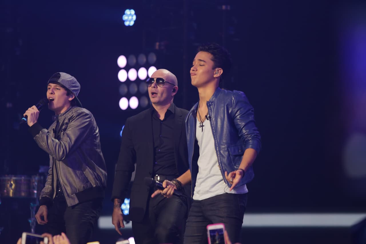 Una noche digna de finales. Pitbull, Fifth Harmony, Wisín, los jueces cantaron y ya tenemos banda. Además, las emociones estuvieron a flor de piel con sorpresas, eliminaciones y estrenos.