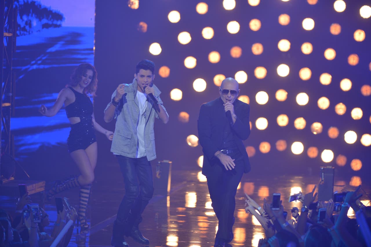 Una noche digna de finales. Pitbull, Fifth Harmony, Wisín, los jueces cantaron y ya tenemos banda. Además, las emociones estuvieron a flor de piel con sorpresas, eliminaciones y estrenos.