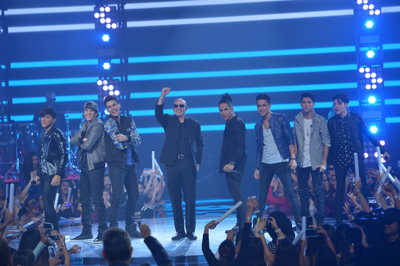 Una noche digna de finales. Pitbull, Fifth Harmony, Wisín, los jueces cantaron y ya tenemos banda. Además, las emociones estuvieron a flor de piel con sorpresas, eliminaciones y estrenos.