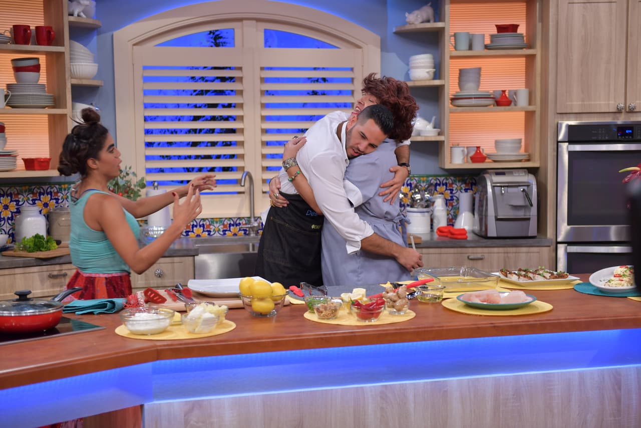 Aunque la oferta de Meche era más tentadora, Mela estaba dispuesta a todo.