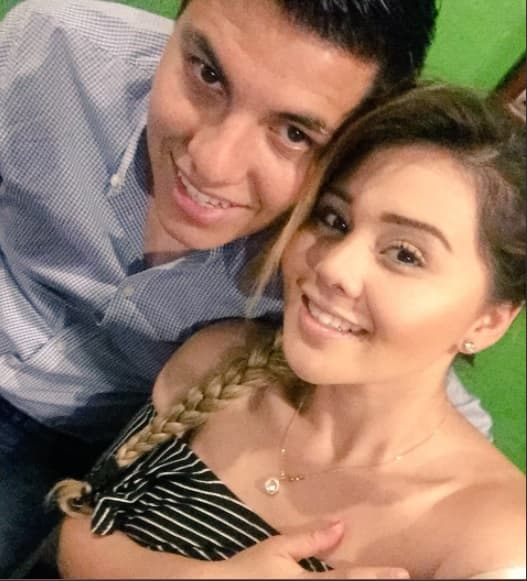 Aracely 'Gomita' asegura que no ha intimado con su hoy prometido, a pesar de que han viajado juntos: "Me han tirado cañón en la redes sociales, qué si ya me acosté, qué si hice, pero la verdad es que no, sí hemos viajado juntos y todo pero dormíamos en camas separadas, esa es la verdad", dijo en exclusiva a Univisión Entretenimiento.