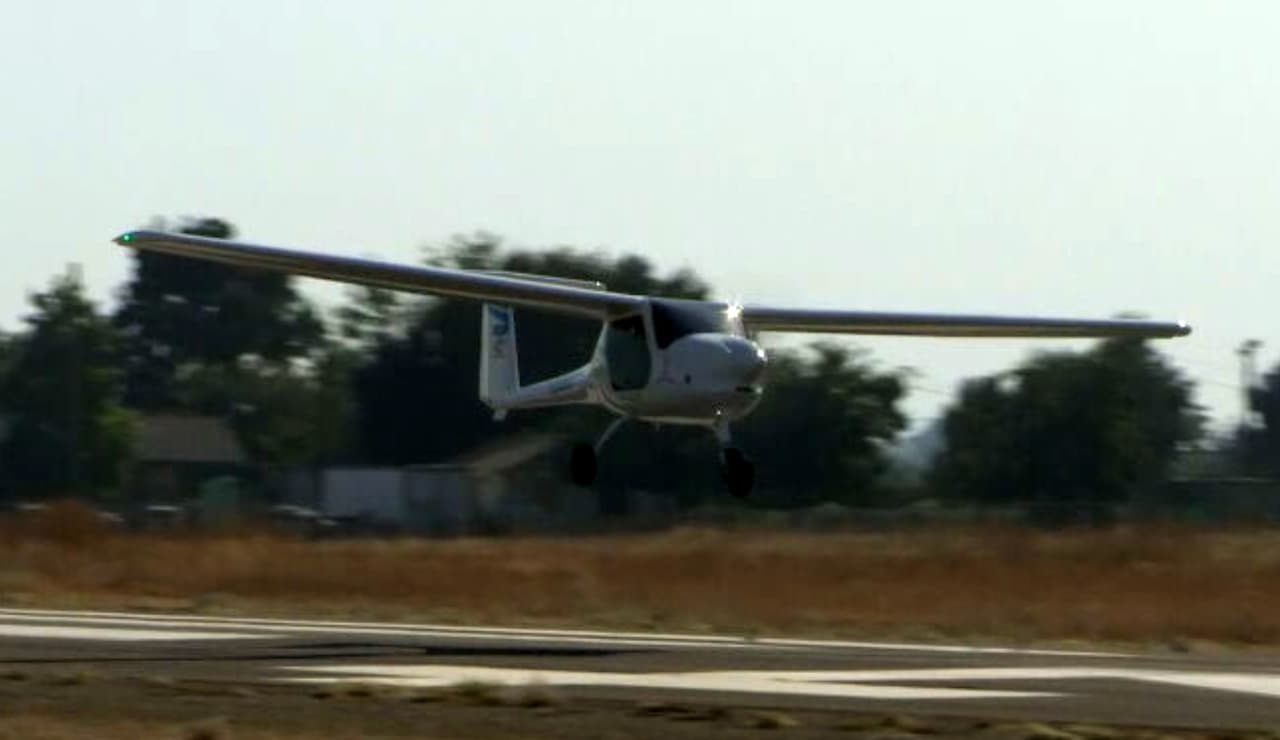 La producción de aviones solares promete brindar un transporte más limpio, menos contaminante.