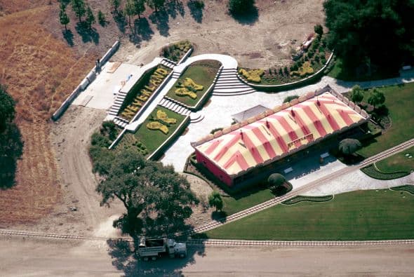 "Rancho de la Tierra de Nunca Jamás" fue el nombre que Jackson le dio por la isla de la fantasía en la historia de Peter Pan, el niño que jamás crece.