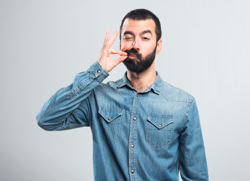 <b>Leo</b>
<br>
<b>Te conviene usar alguna prenda de color: dorado</b>
<br>En el amor debes ser muy prudente porque una palabra mal dicha, o inoportuna, te comprometería.
<br>