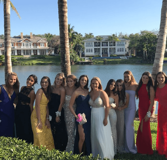 Hannah está por irse a la universidad, y Alan estuvo sacando algunas fotos antes de la fiesta.