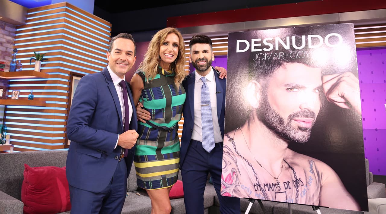 En mayo de 2018 Jomari sacó a la venta su libro 'Desnudo', donde relata con transparencia cómo fueron su infancia y su difícil adolescencia, al tener que enfrentar miedos, complejos, bullying y acoso, situaciones que lo llevaron a pensar en el suicidio en varias ocasiones.
<br>