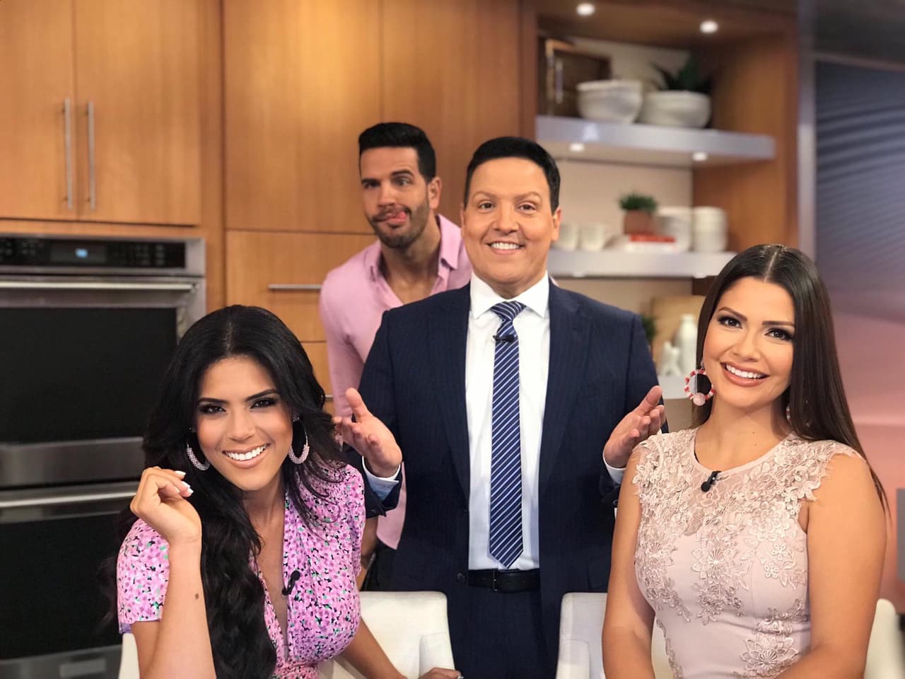 Ana Patricia no se salvó de las travesuras de sus excompañeros de Despierta América. La captura de Francisca, Raúl y la presentadora mexicana fue dañada con los gestos del chef Yisus.