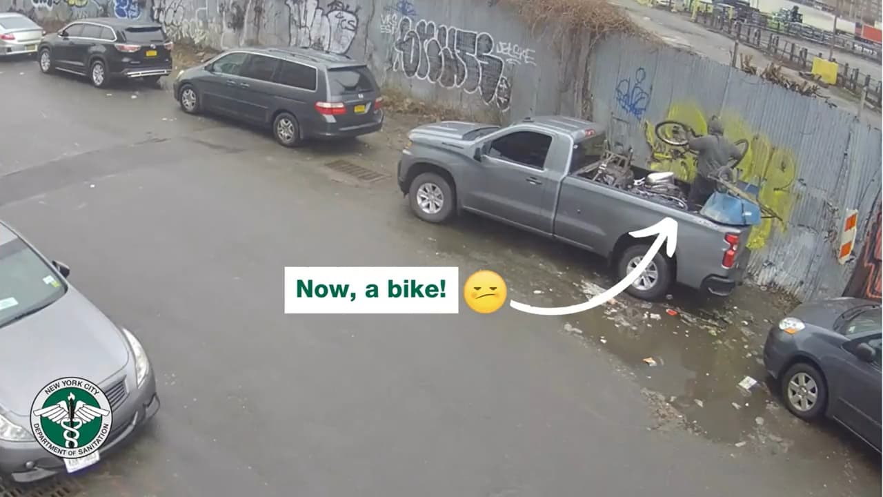 Exhiben a neoyorquinos 'sucios'; los sorprenden tirando basura y hasta bicicletas en las calles