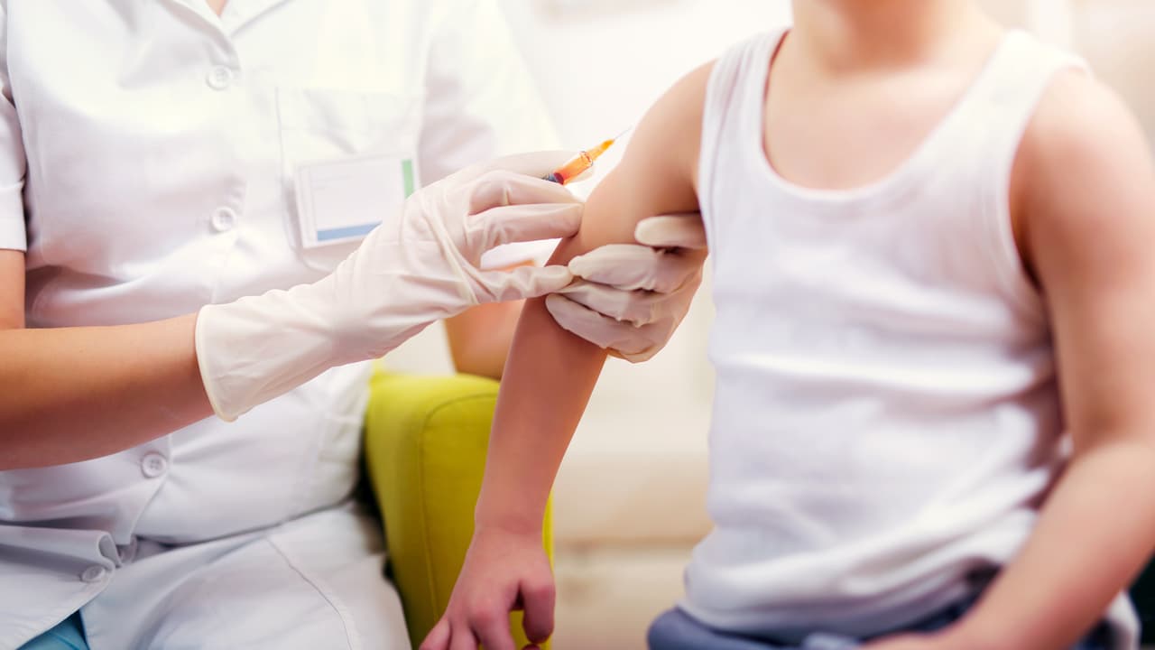 Esta semana resolvimos tus dudas con Dr. Juan y otros colegas suyos. Por ejemplo, hablamos de la conveniencia de 
<a href="https://www.univision.com/shows/despierta-america/es-seguro-salir-a-vacunar-a-los-ninos-en-este-tiempo-de-coronavirus-los-doctores-responden-que-pasa-con-las-consultas-video">vacunar o no a los niños</a> en este momento.