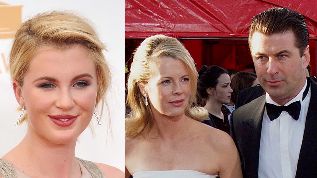 Hija de Alec Baldwin y Kim Basinger habla del distanciamiento con sus padres tras crecer en familia “tóxica”
