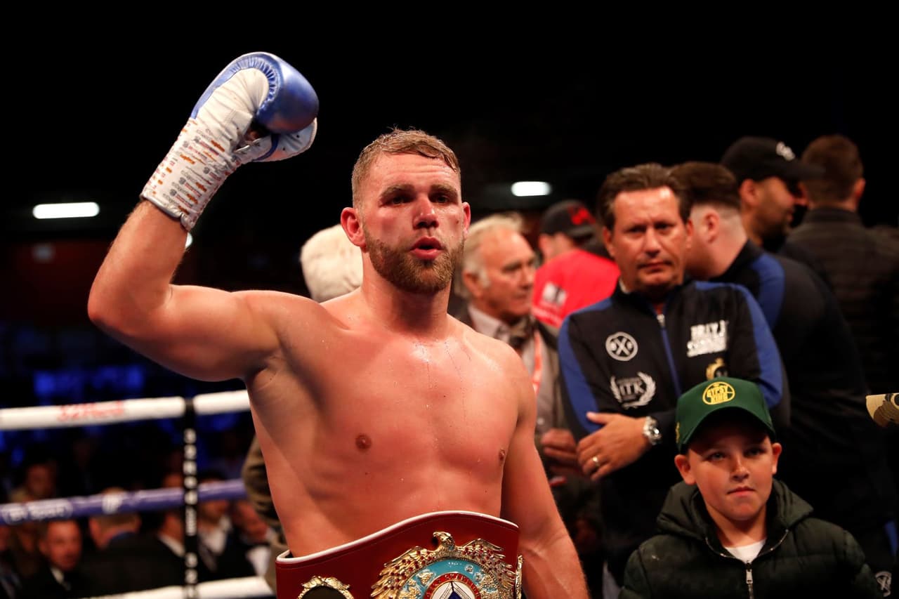 Suspenden licencia a Saunders y peligra su pelea con Canelo