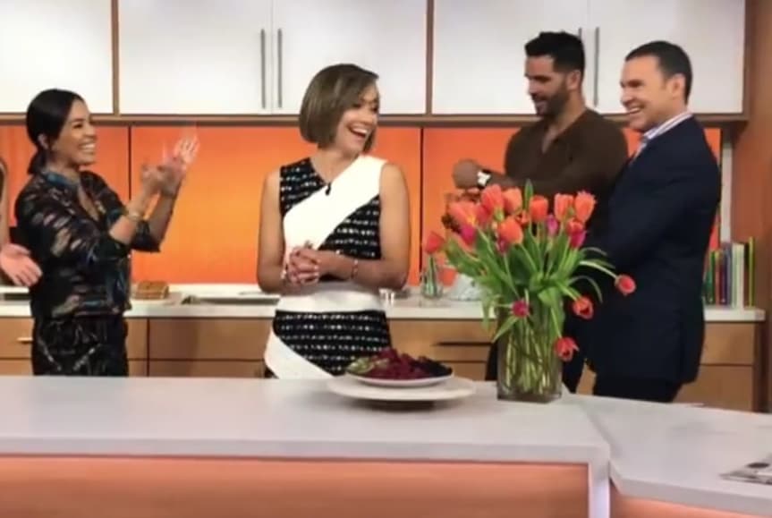 Satcha Pretto se dejó consentir por sus compañeros de Despierta América un día previo a su cumpleaños. Este viernes 5 de abril la presentadora se ausentaría del show para estar con su familia.