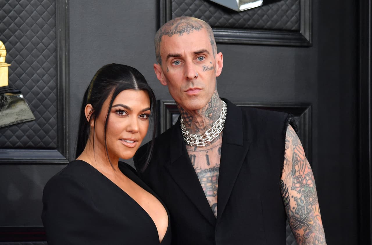 El amor de Travis y Kourt ya fue celebrado con dos bodas: 
<a href="https://www.univision.com/famosos/kourtney-kardashian-y-travis-barker-boda-las-vegas-fotos">una en Las Vegas, en donde se casó sin licencia</a> en abril de 2022, y el enlace civil que disfrutaron en una Corte de Santa Bárbara, California el pasado 15 de mayo de 2022.