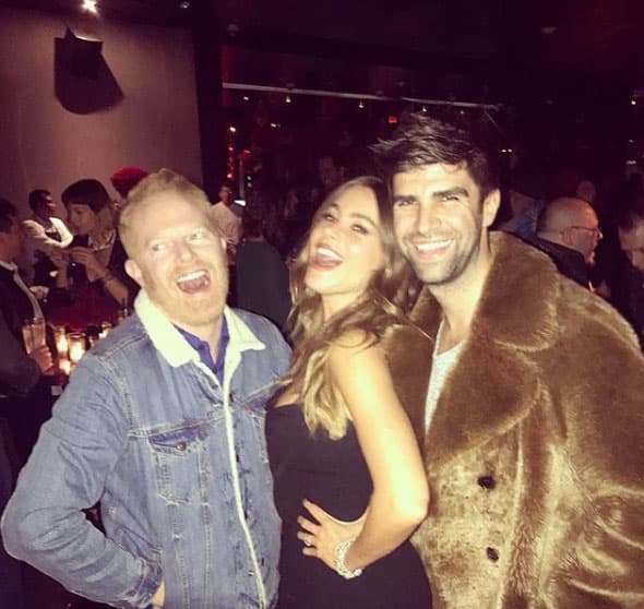 No podían faltar algunos compañeros de su serie 'Modern Family', como Jesse Tyler Ferguson y su pareja, Justin Mikita.