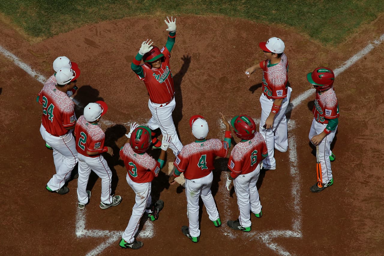 México anotó nueve carreras en el primer inning que le permitieron eliminar a Australia de la Serie Mundial de Pequeñas Ligas.