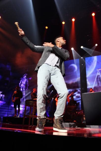 El Rey de la Bachata tuvo casa llena en el Toyota Center este miércoles, ve aquí las mejores imágenes de la noche.