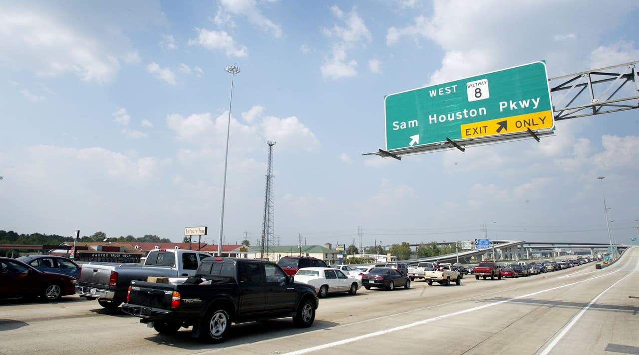 9no lugar: Texas. Si te preguntabas cual es el estado con mayor porcentaje de muertes causada por conductores ebrios, ya llegaste a él. En Texas el 40% de muertes vehiculares fueron causadas por conductores borrachos Y ahora que tanto Uber como Lyft anunciaron que van a abandonar la ciudad de Austin, con su gran población estudiantil y famosa por sólo contar con 756 taxis para una población de 850,000 habitantes, esta estadística sin duda empeorará.
<br>