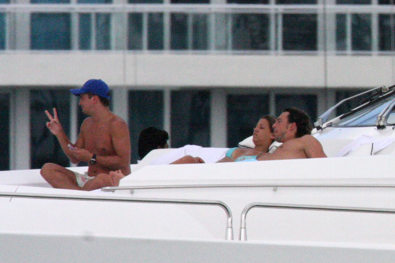 El periódico incluyó extractos de los e-mails en los que Michelle había escrito: "Nunca me arrepentiría de nada", "Te amo, mi cocho precioso" y "Entiendo que te preocupes por mi papá, pero a mí no me preocupa".