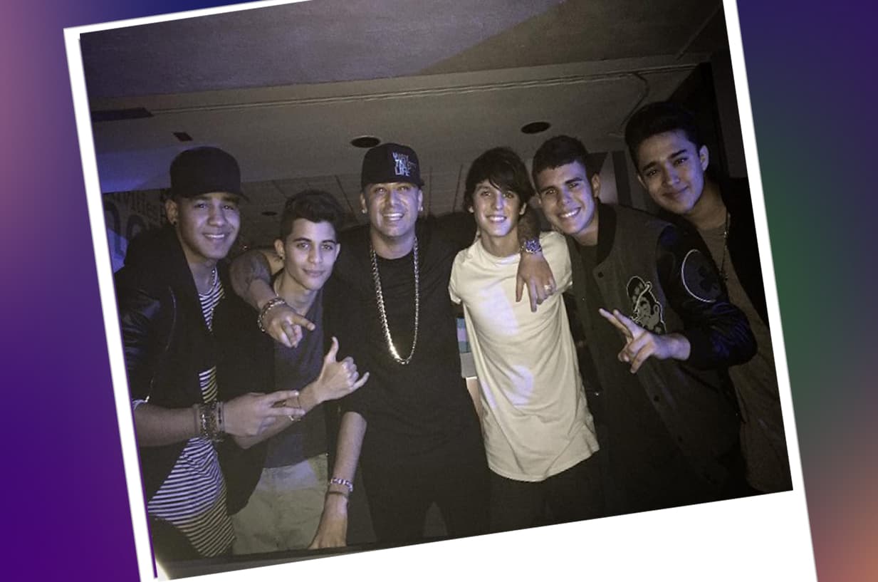 Wisin tampoco pudo faltar en este recorrido por sus mejores fotos, hay que recordar que con este ídolo del urbano es el productor del tema 'Tan Fácil' por el cual están nominados a La Más Pegajosa.