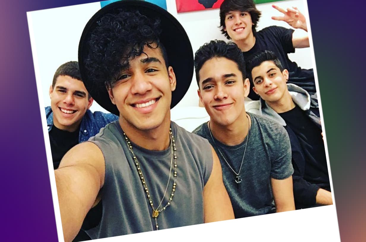 En una entrevista que los chicos concedieron en la alfombra del festival de música Wango Tango 2019 adelantaron que en su próximo álbum quieren seguir experimentando con los idiomas, por lo pronto, mientras trabajan en el estudio, han hecho cosas en italiano y portugués.