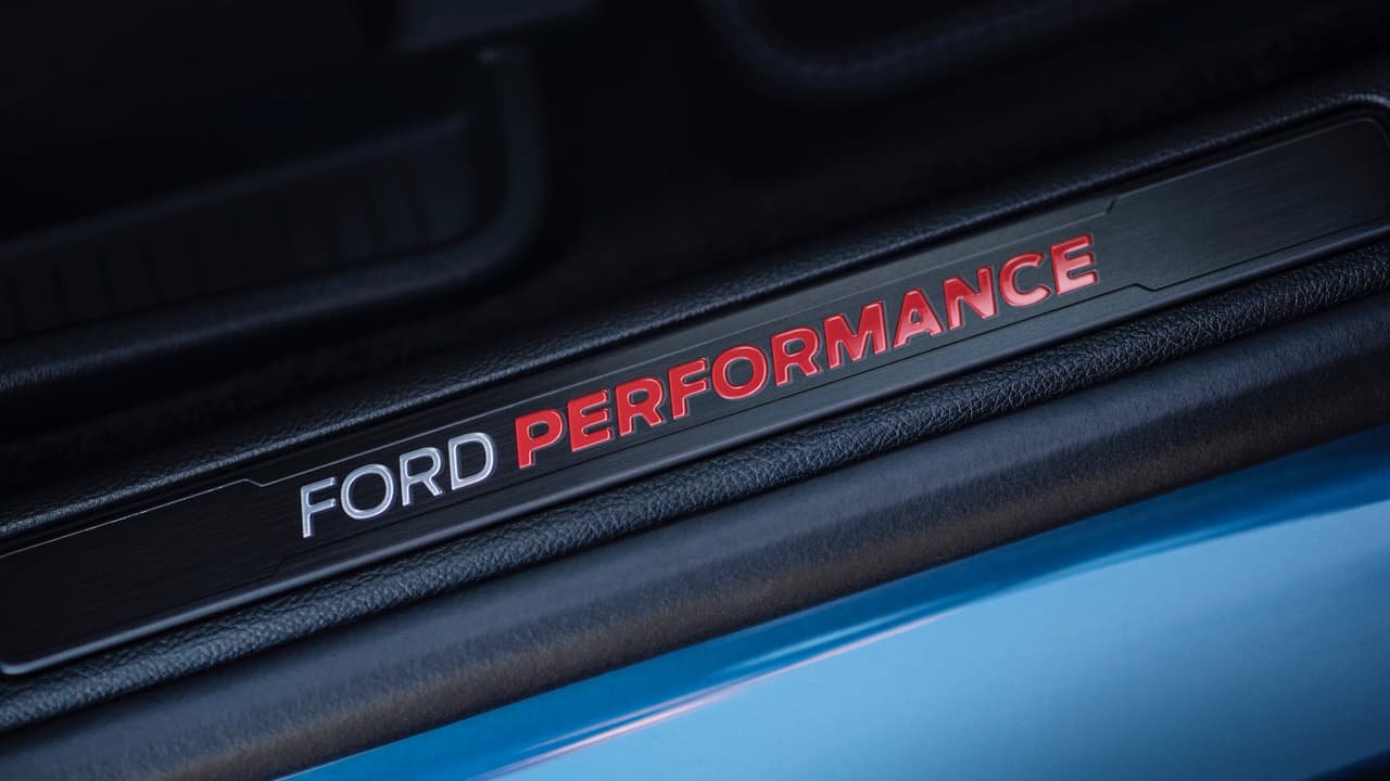 El equipo de mercadeo de Ford Performance 
<b>no desperdició </b>ninguna oportunidad de branding dentro de la Ford Edge ST 2019.