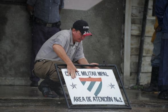 Las fallas en el suministro eléctrico provocadas por la tormenta afectaban el viernes por la mañana a más de 130,000 habitantes de las provincias de Pinar del Río, La Habana y Ciudad Habana, de acuerdo con datos oficiales citados por Prensa Latina.