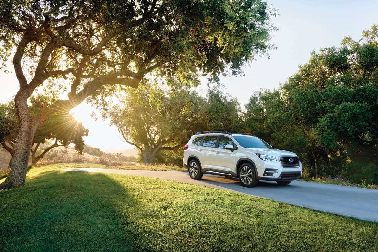 <b>Subaru Ascent 2019</b>
<br>Su manufactura será estadounidense y llegará a dicho mercado hasta el verano de 2018 en cuatro versiones: Base, Premium, Limited y Touring.
<br>Se enfrentará a competidores de la talla de Volkswagen Atlas y Honda Pilot y Toyota Highlander.